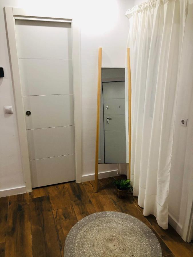 Petit Apartment Los Remedios Seville Ngoại thất bức ảnh